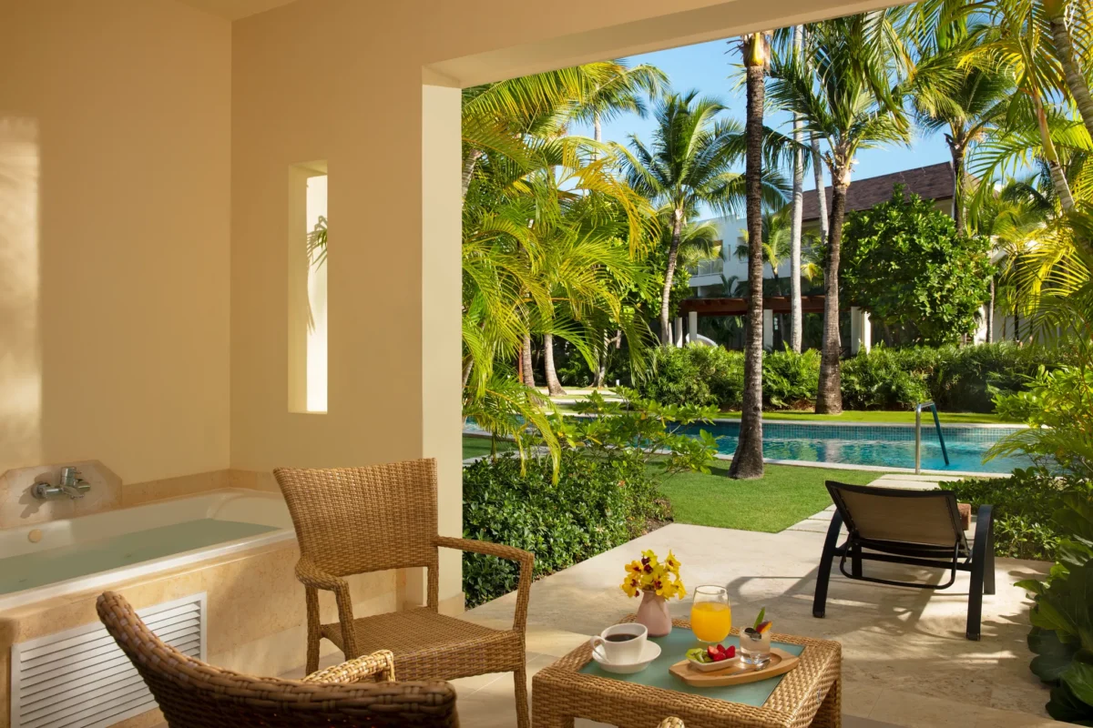 Preferred Club Deluxe Swim Up terrace with private hot tub and direct pool access at Dreams Royal Beach Punta Cana.