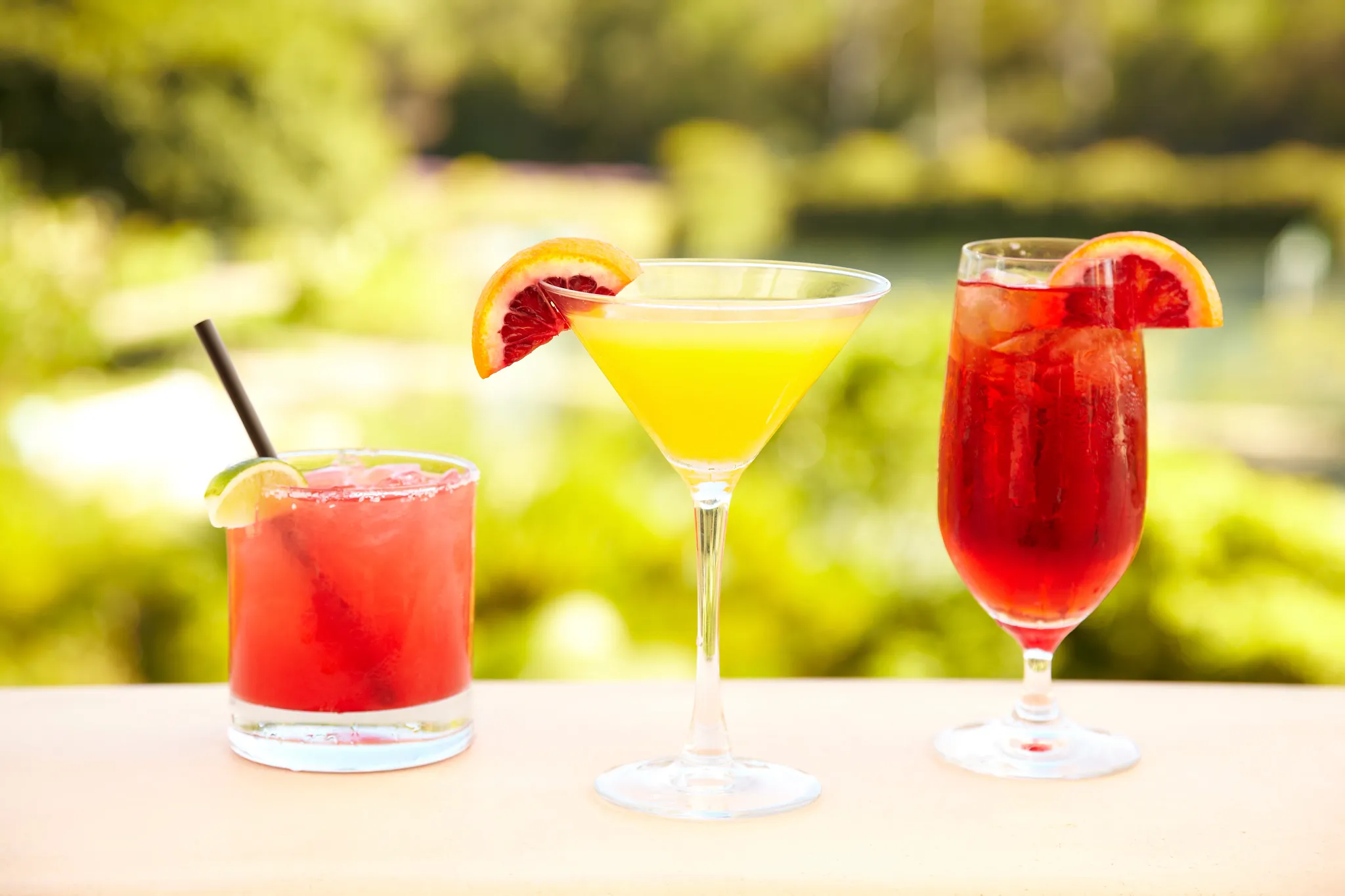 Splash pool bar at Dreams Royal Beach Punta Cana featuring a lively poolside setting with refreshing drinks and tropical ambiance.